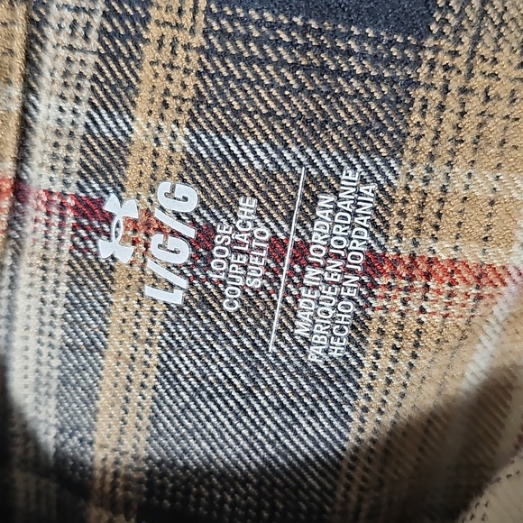 Under Armour Cream and Black Casual Button Down Shirt Large - Picture 3 of 7